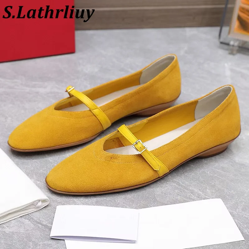 Spring Autumn New Round Toe Cow Suede Dou Dou Shoes Women's Solid Color Retro Belt Buckle Single Shoes Versatile Walking Shoes
Spring Autumn New Round Toe Cow Suede Dou Dou Shoes Women's Solid Color Retro Belt Buckle Single Shoes Versatile Walking Shoes
