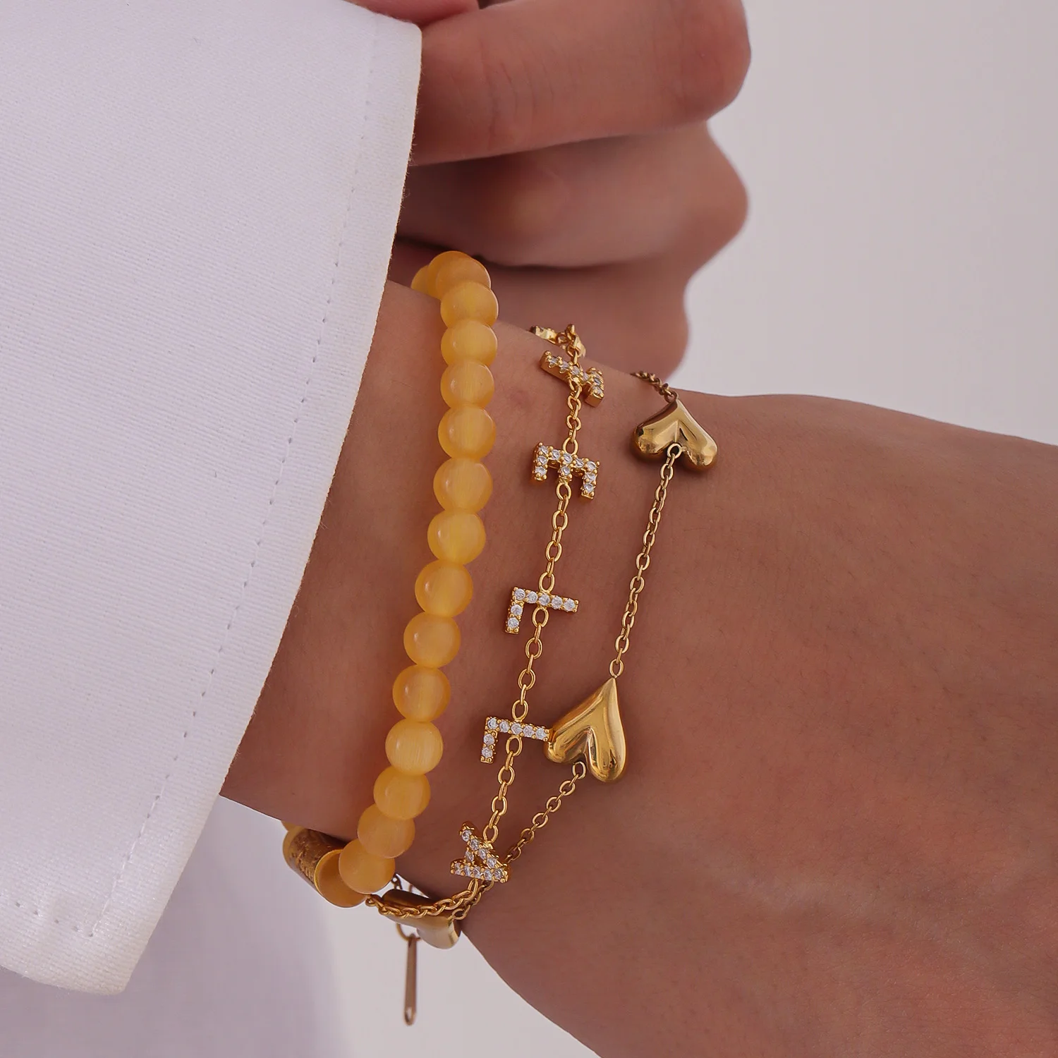 Custom Zircon Letter Bracelet 2025 Trend Multi Layer Stackable Heart Chain 18K Gold Crystal Bead Luxury Christmas Gift for Her
Custom Zircon Letter Bracelet 2025 Trend Multi Layer Stackable Heart Chain 18K Gold Crystal Bead Luxury Christmas Gift for Her