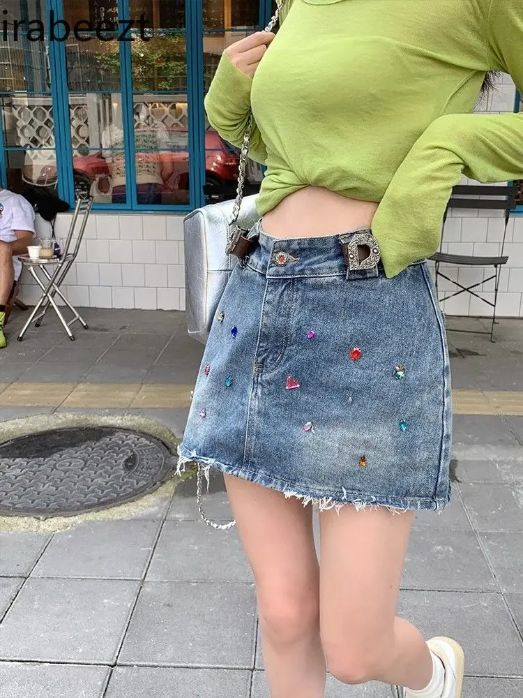 High Waist Denim Mini Skirt Women's Retro Rhinestone Embellished Stretch Fitted A-Line Short Skirt with Raw Hem Anti-Peek Casual
High Waist Denim Mini Skirt Women's Retro Rhinestone Embellished Stretch Fitted A-Line Short Skirt with Raw Hem Anti-Peek Casual