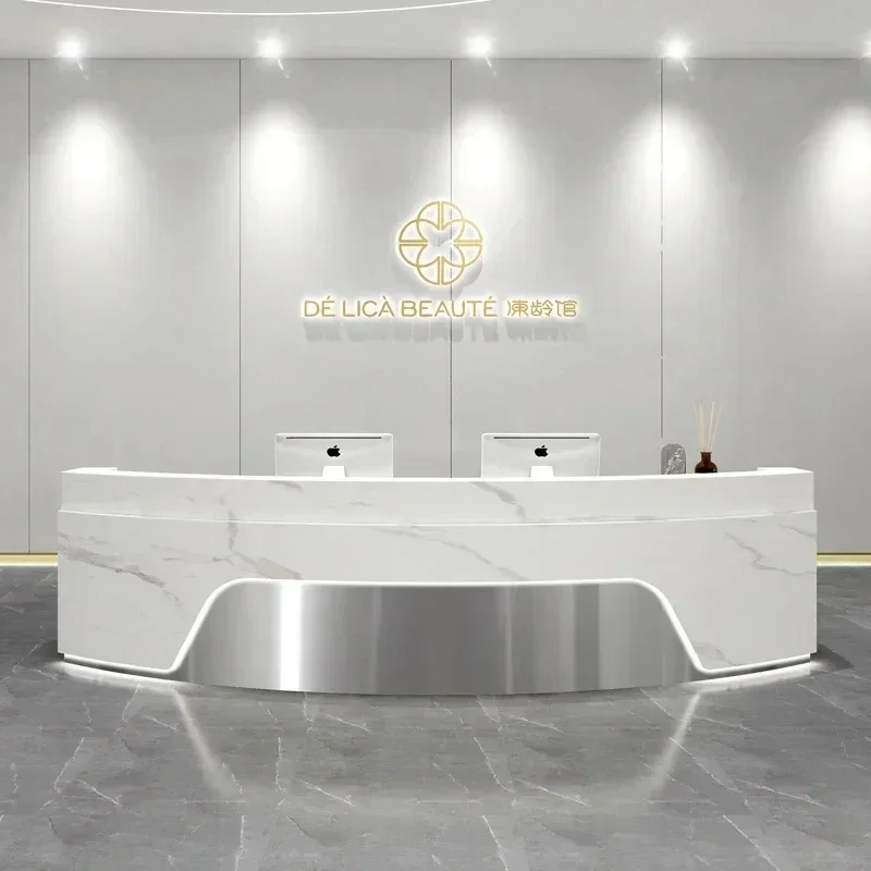 Касса с изогнутой краской, барная стойка из нержавеющей стали, стойка регистрации салона красоты 
Касса с изогнутой краской, барная стойка из нержавеющей стали, стойка регистрации салона красоты