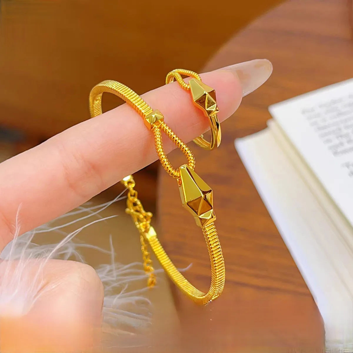 Women's 24k gold bracelet geometric snake bone chain AU999 ring with open bracelet gift for girlfriend
Women's 24k gold bracelet geometric snake bone chain AU999 ring with open bracelet gift for girlfriend