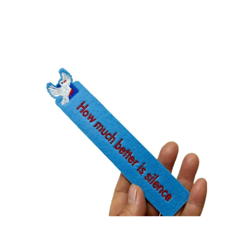 LTT small animals hand-drawn text weaving embroidery bookmark felt creative gift cartoon
LTT small animals hand-drawn text weaving embroidery bookmark felt creative gift cartoon