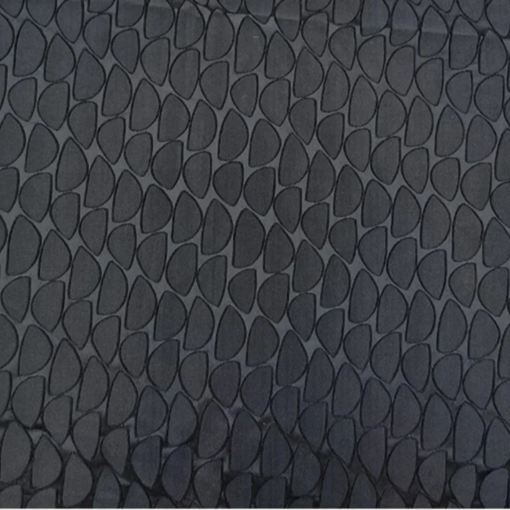 Жаккардовая парчовая ткань, черная трехмерная квадратная короткая юбка с темным узором, ветровка, однотонная простая ткань для одежды
Жаккардовая парчовая ткань, черная трехмерная квадратная короткая юбка с темным узором, ветровка, однотонная простая ткань для одежды