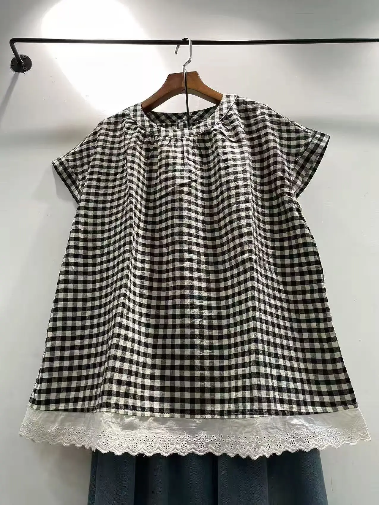 2026 Women Black White Check Short Sleeve Blouse Round Neck Tunic Top with Lace Hem Loose Casual Plaid Shirt
2026 Women Black White Check Short Sleeve Blouse Round Neck Tunic Top with Lace Hem Loose Casual Plaid Shirt