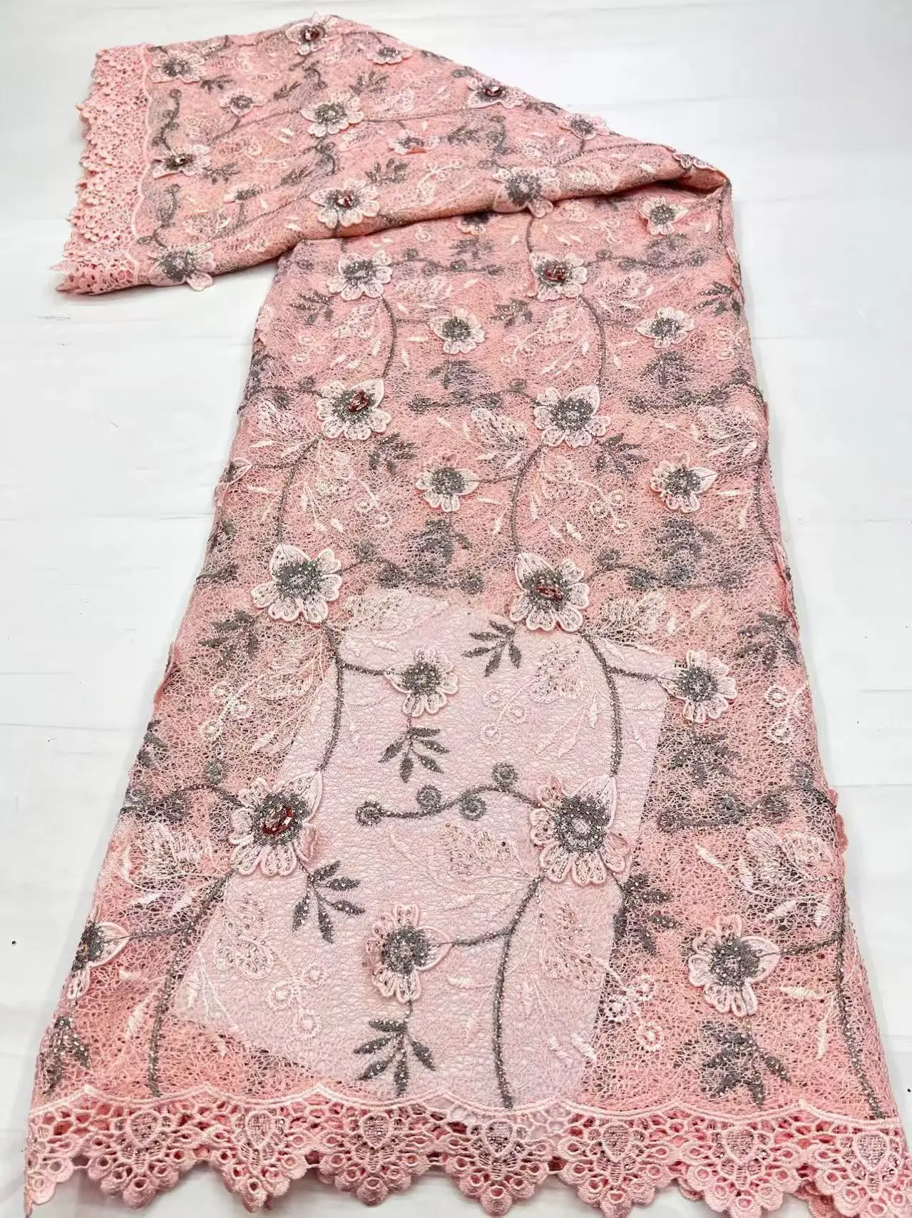 High Quality Pink African 3D Applique Embroidery Lace Fabric Guipure Cord Water Soluble for Dress Sewing Nigerian
High Quality Pink African 3D Applique Embroidery Lace Fabric Guipure Cord Water Soluble for Dress Sewing Nigerian