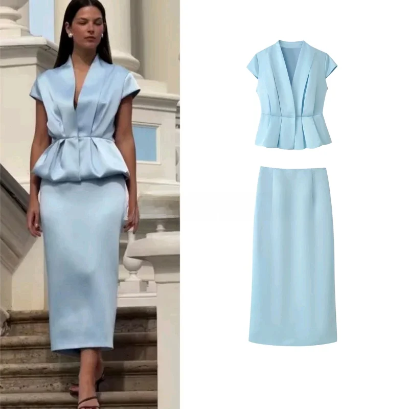 Summer New Women's V-neck Sleeveless Pleated Waist-cinching Midi Skirt Split Half-length Skirt Fashionable Two-piece Set
Summer New Women's V-neck Sleeveless Pleated Waist-cinching Midi Skirt Split Half-length Skirt Fashionable Two-piece Set