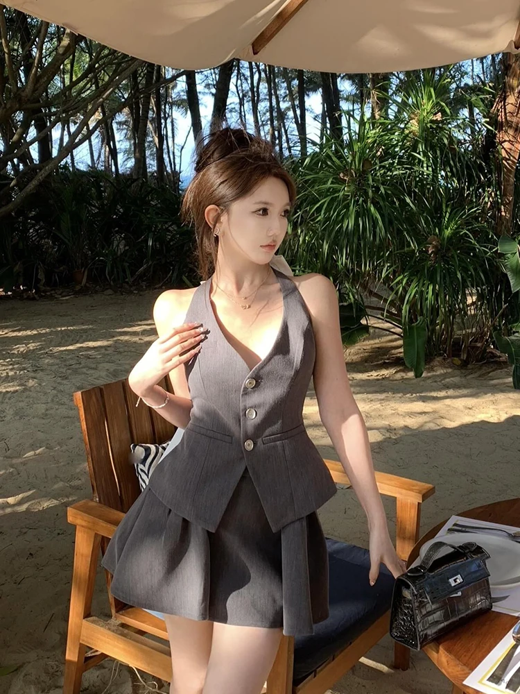 Strive Umei Knot Neck Hanging Vest Women's Spring Summer Sweet Spicy School Style A-Line Skirt Set Korean Version
Strive Umei Knot Neck Hanging Vest Women's Spring Summer Sweet Spicy School Style A-Line Skirt Set Korean Version