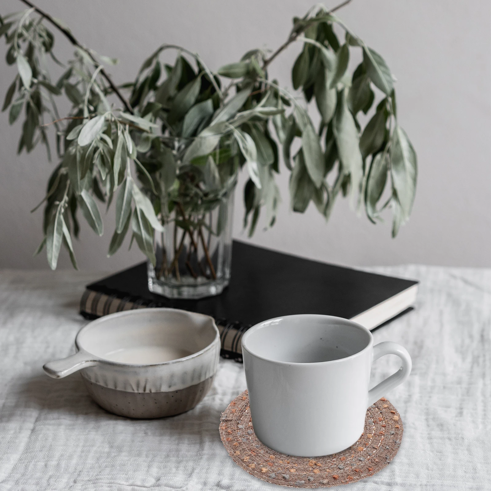 4pcs Woven Coaster Heat Insulation Pad Office Desk Cup Mat Water Absorbent Braided Placemat Table Place Mats Kitchen Barware 
4pcs Woven Coaster Heat Insulation Pad Office Desk Cup Mat Water Absorbent Braided Placemat Table Place Mats Kitchen Barware