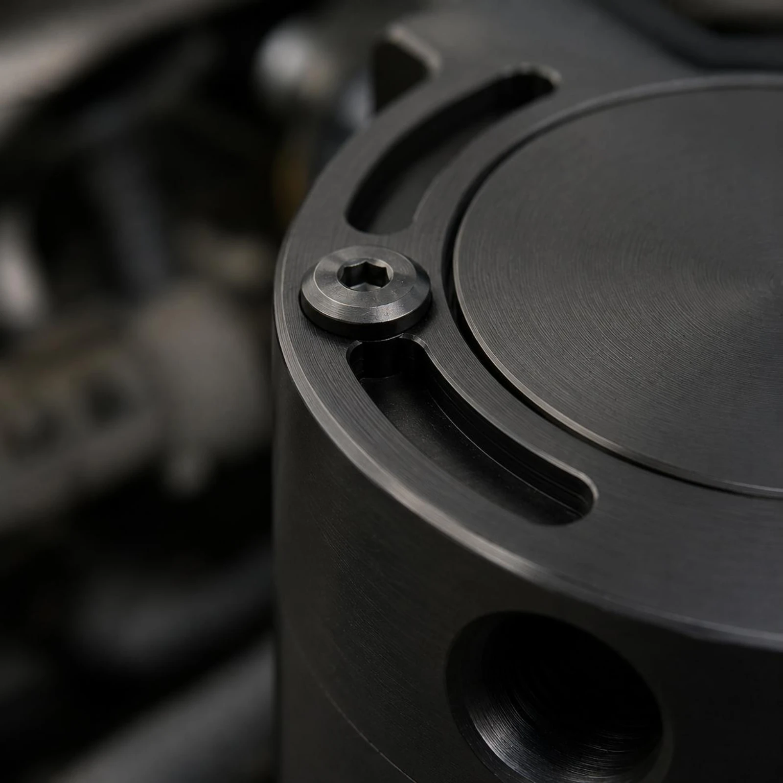 Universal Oil Catch Can Lightweight Corrosion Resistant Engine Bay Separator for Vehicle Crankcase Ventilation
Universal Oil Catch Can Lightweight Corrosion Resistant Engine Bay Separator for Vehicle Crankcase Ventilation