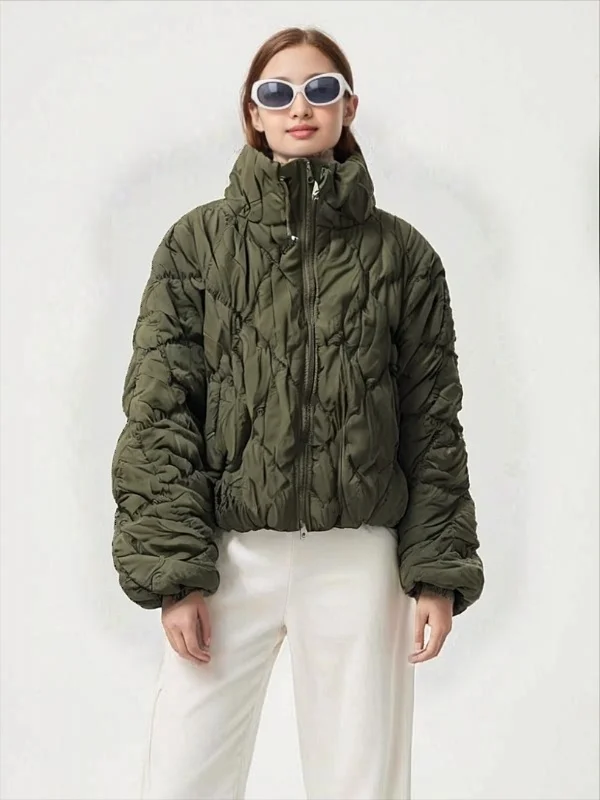 Miyake Pleated Winter New Japanese 2025 Standing Collar Diamond Solid Color Pleated Cotton Jacket Long Sleeved Zipper Jacket
Miyake Pleated Winter New Japanese 2025 Standing Collar Diamond Solid Color Pleated Cotton Jacket Long Sleeved Zipper Jacket