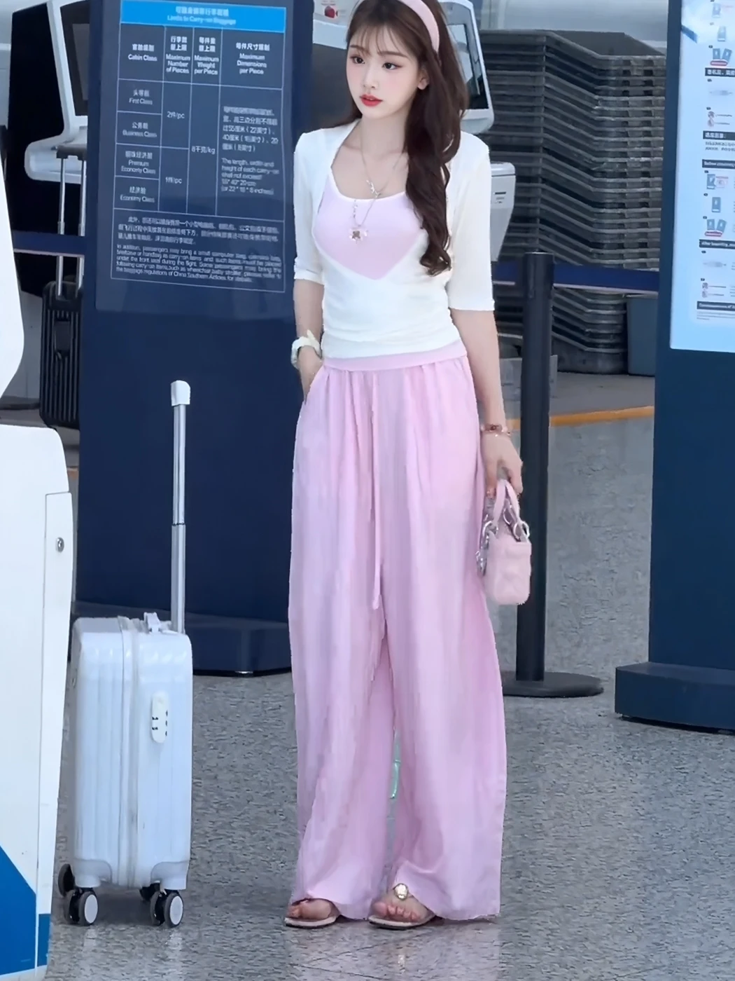 Summer Fashion Casual Women's Set Loose Wide Leg Pants Sun Protection Cover up Top Strapless Vest Three Piece Set High Waist
Summer Fashion Casual Women's Set Loose Wide Leg Pants Sun Protection Cover up Top Strapless Vest Three Piece Set High Waist