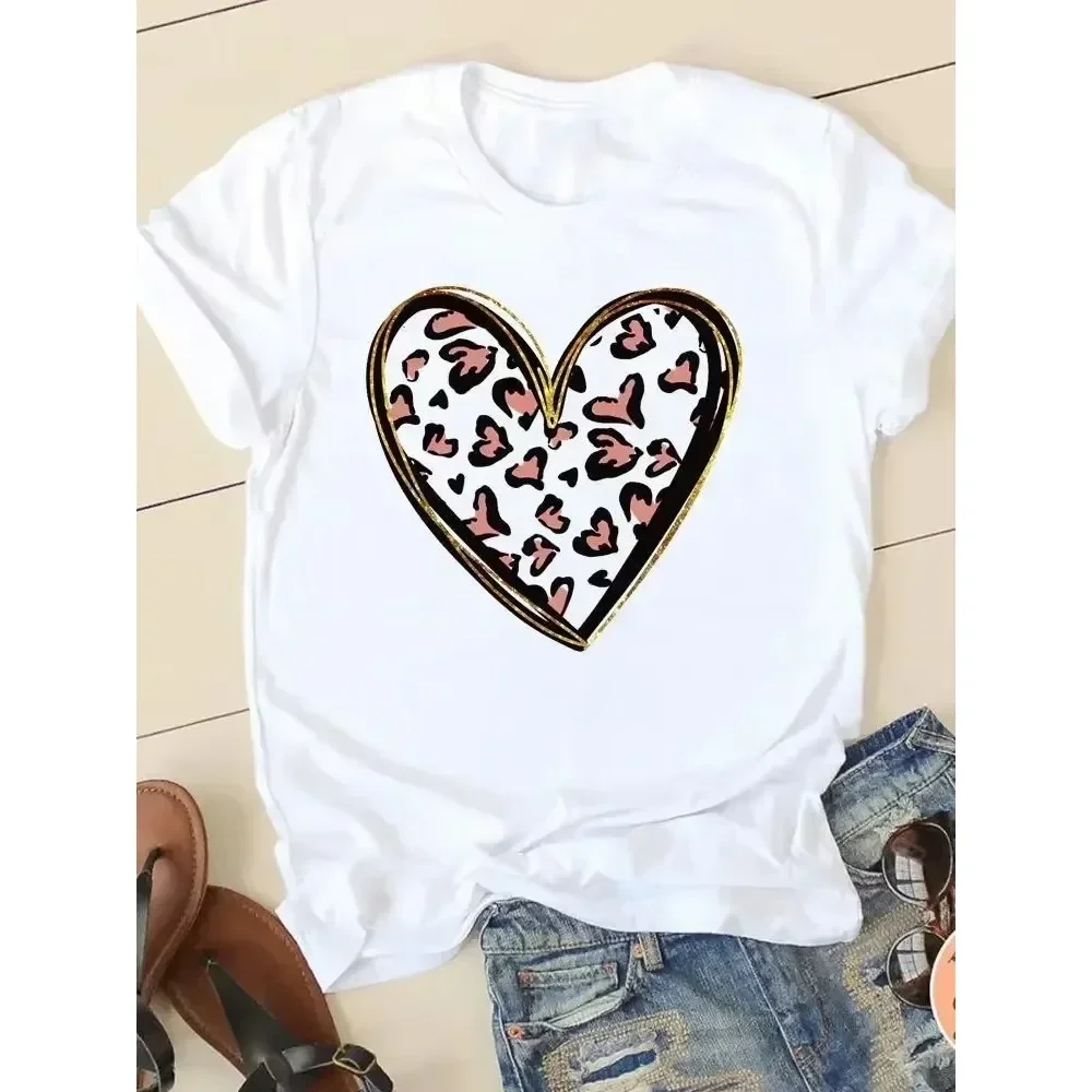 2025 Cotton Short Sleeve T-shirt Loose Large Size Summer Casual Women's Fashion Love Trend Women Pattern T-shirt Clothing
2025 Cotton Short Sleeve T-shirt Loose Large Size Summer Casual Women's Fashion Love Trend Women Pattern T-shirt Clothing