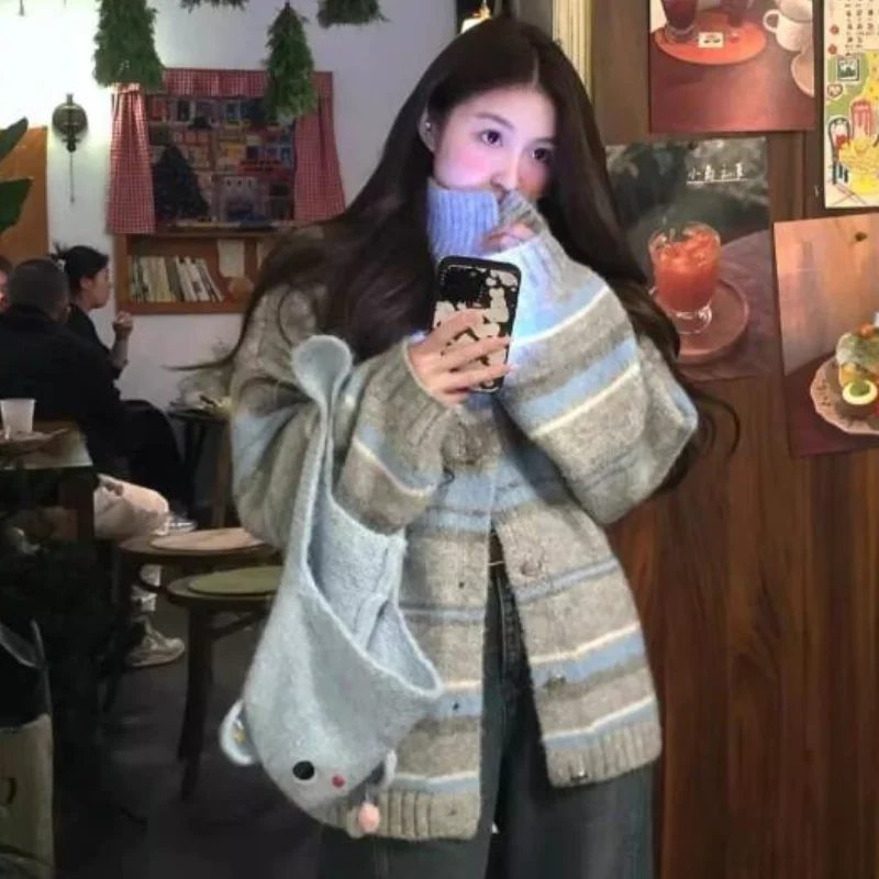 Crew Neck Knit Women Sweater Coatspring and Autumn Sweet Style Color Blocking Striped Loose Fit Slimming Cotton Knit Sweater
Crew Neck Knit Women Sweater Coatspring and Autumn Sweet Style Color Blocking Striped Loose Fit Slimming Cotton Knit Sweater