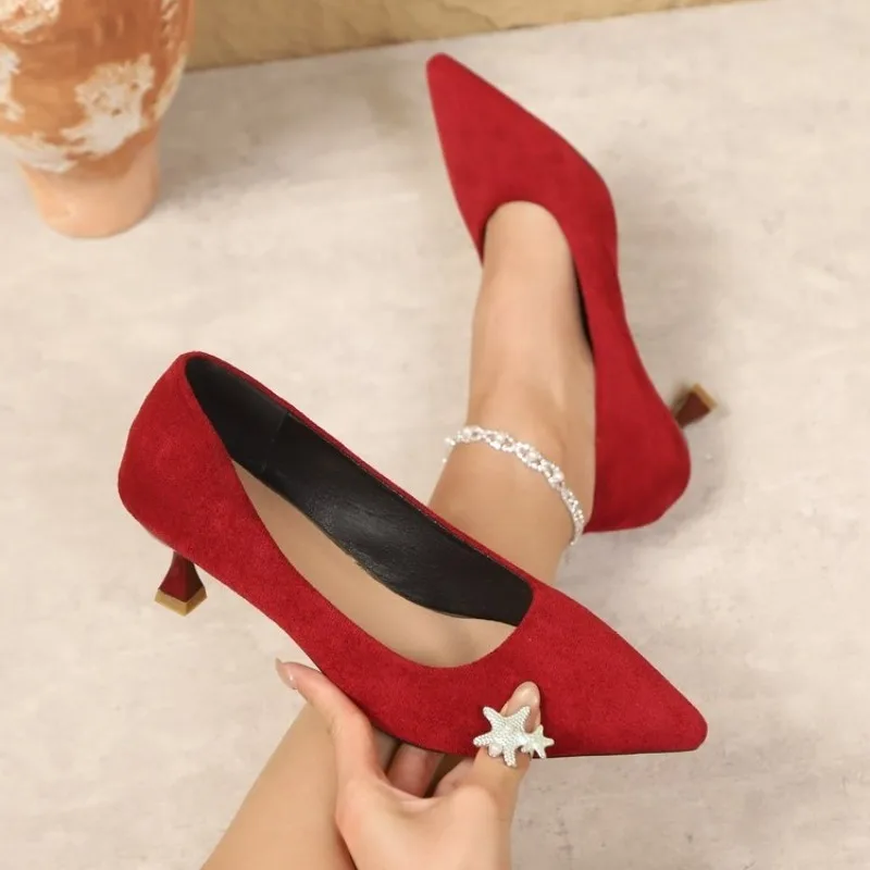 Модные женские туфли на низком каблуке с острым носком, сандалии-мюли для офиса
Модные женские туфли на низком каблуке с острым носком, сандалии-мюли для офиса