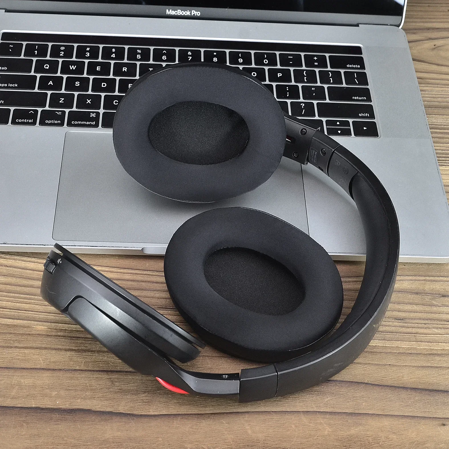 Replacement Ice Gel ear pads For Sony WH-RF400/MDR-ZX780 (ZX780DC) Headset Repair and replace parts with a comfortable wearing ,
Replacement Ice Gel ear pads For Sony WH-RF400/MDR-ZX780 (ZX780DC) Headset Repair and replace parts with a comfortable wearing ,