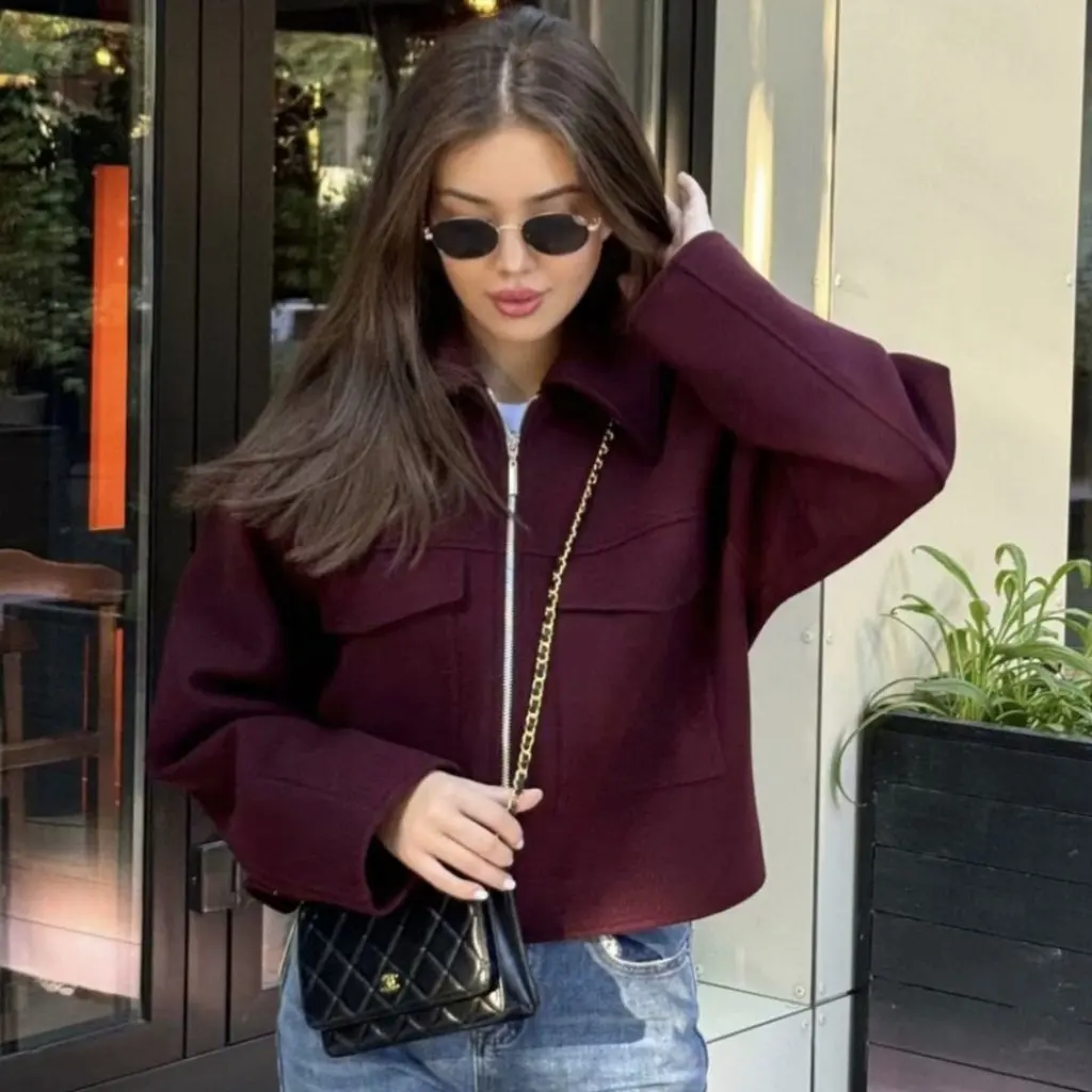 Retro Fashion Large Pocket Zipper Woolen Jacket Simple Lapel European And American Style Women's Outerwear
Retro Fashion Large Pocket Zipper Woolen Jacket Simple Lapel European And American Style Women's Outerwear