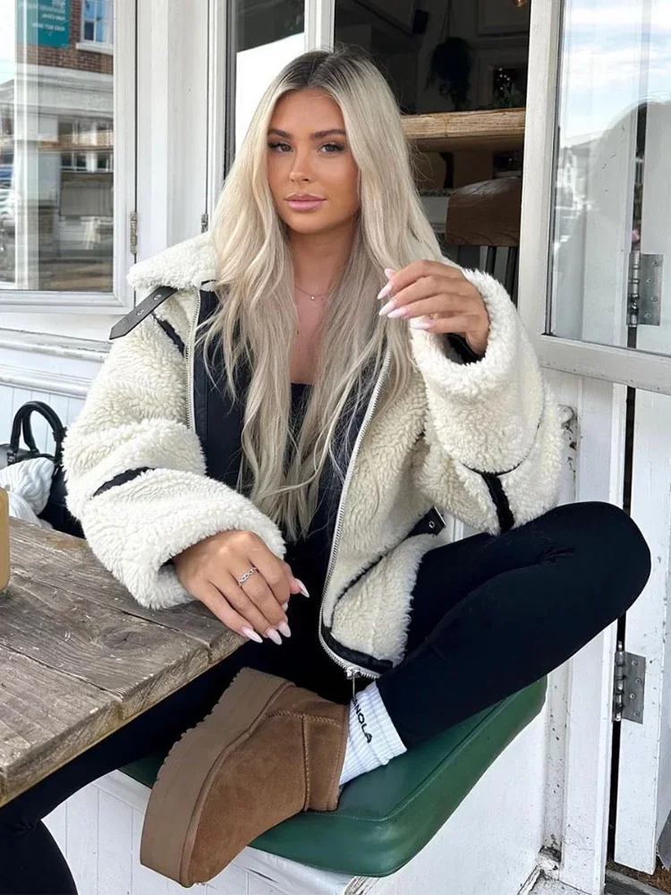 White Faux Fur Coat for Women Biker Jacket Pocket Office Lady Vintage Oversize Coat Autumn Winter Chaquetas Para Mujeres
White Faux Fur Coat for Women Biker Jacket Pocket Office Lady Vintage Oversize Coat Autumn Winter Chaquetas Para Mujeres