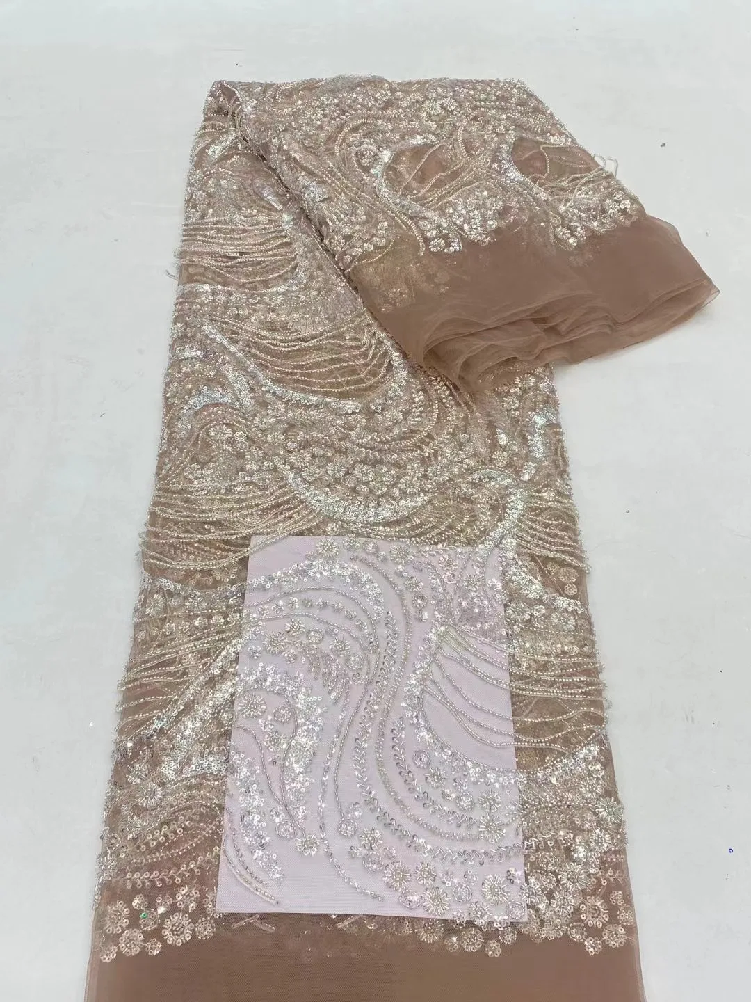 New Fashion French Mesh Embroidery Beaded Lace Fabric With Sequins African Nigerian Fabric For Wedding Dress
New Fashion French Mesh Embroidery Beaded Lace Fabric With Sequins African Nigerian Fabric For Wedding Dress