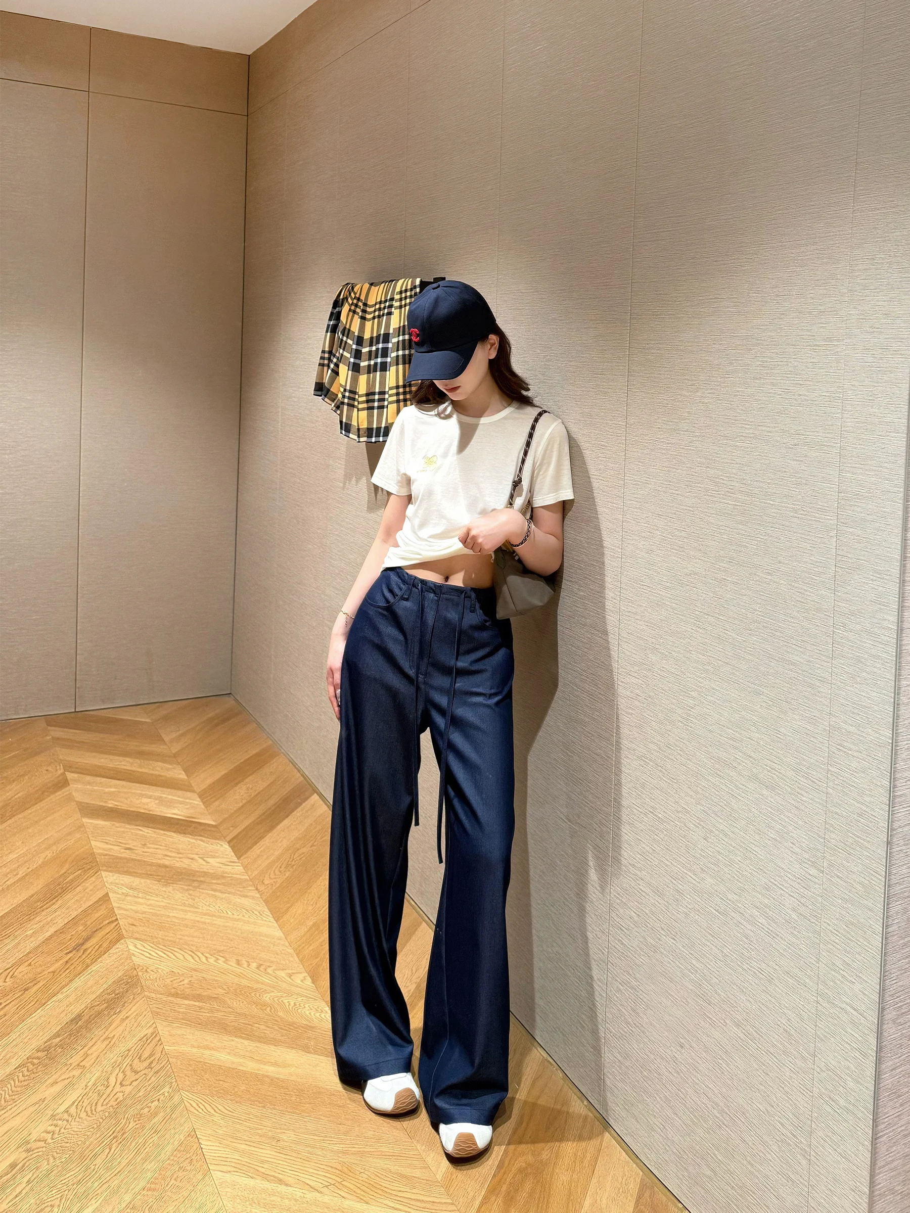 NancyCavally Lightweight Draped Denim Wide Leg Dstring Pants High Waist Straight Cut Casual Street Sle Jeans
NancyCavally Lightweight Draped Denim Wide Leg Dstring Pants High Waist Straight Cut Casual Street Sle Jeans