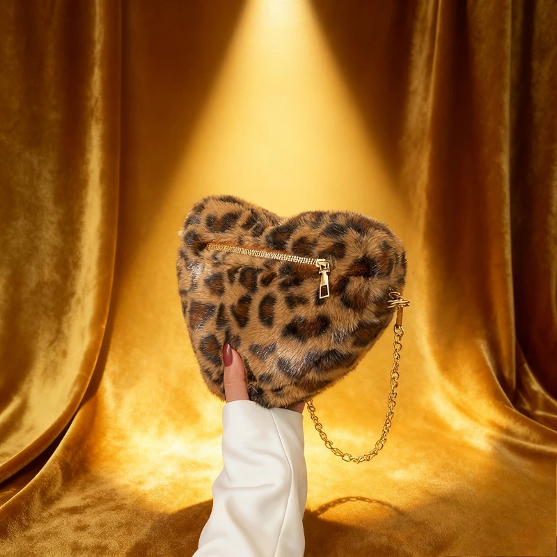Плюшевая леопардовая мини-сумка через плечо, осенне-зимняя темпераментная сумка на плечо для женщин, подарки на день Святого Валентина, день рождения
Плюшевая леопардовая мини-сумка через плечо, осенне-зимняя темпераментная сумка на плечо для женщин, подарки на день Святого Валентина, день рождения