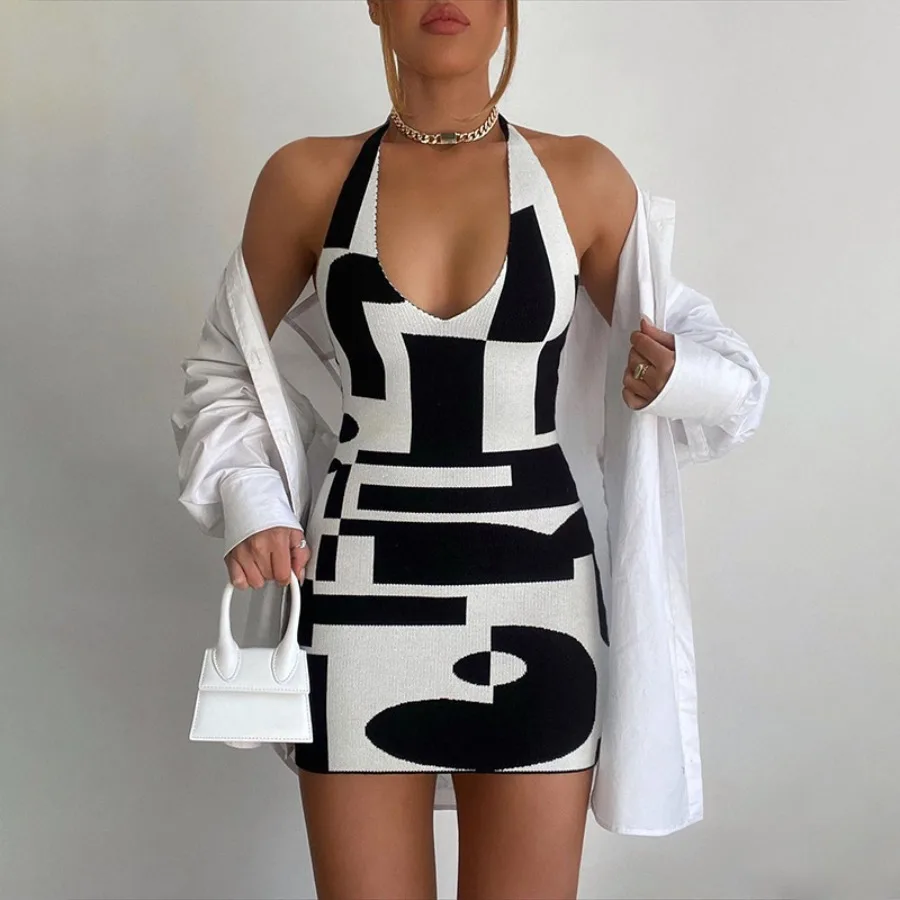【New style】 European and American women's clothing spring and summer new collision color sexy hanging neck V-neck bag hip woo
【New style】 European and American women's clothing spring and summer new collision color sexy hanging neck V-neck bag hip woo