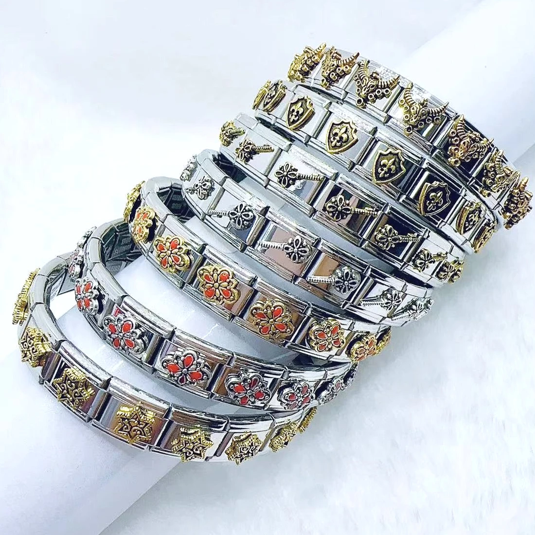 Vintage Four Petal Flower Six Pointed Star Iris Pattern Italian Stainless Steel Bracelet for Men Women Special Gift DIY Jewelry
Vintage Four Petal Flower Six Pointed Star Iris Pattern Italian Stainless Steel Bracelet for Men Women Special Gift DIY Jewelry
