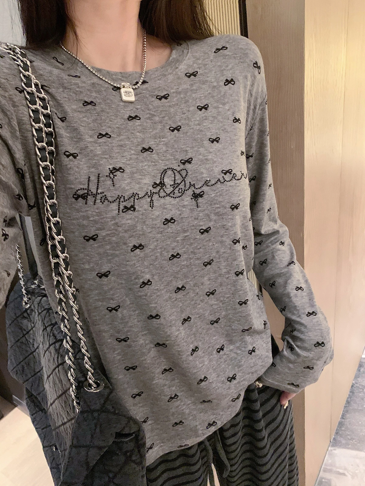 Женская футболка Zhuangda Mud Knot с буквенным принтом из страз, из лиоцелла и шерсти, мягкая, свободного кроя, с длинным рукавом, для отдыха
Женская футболка Zhuangda Mud Knot с буквенным принтом из страз, из лиоцелла и шерсти, мягкая, свободного кроя, с длинным рукавом, для отдыха