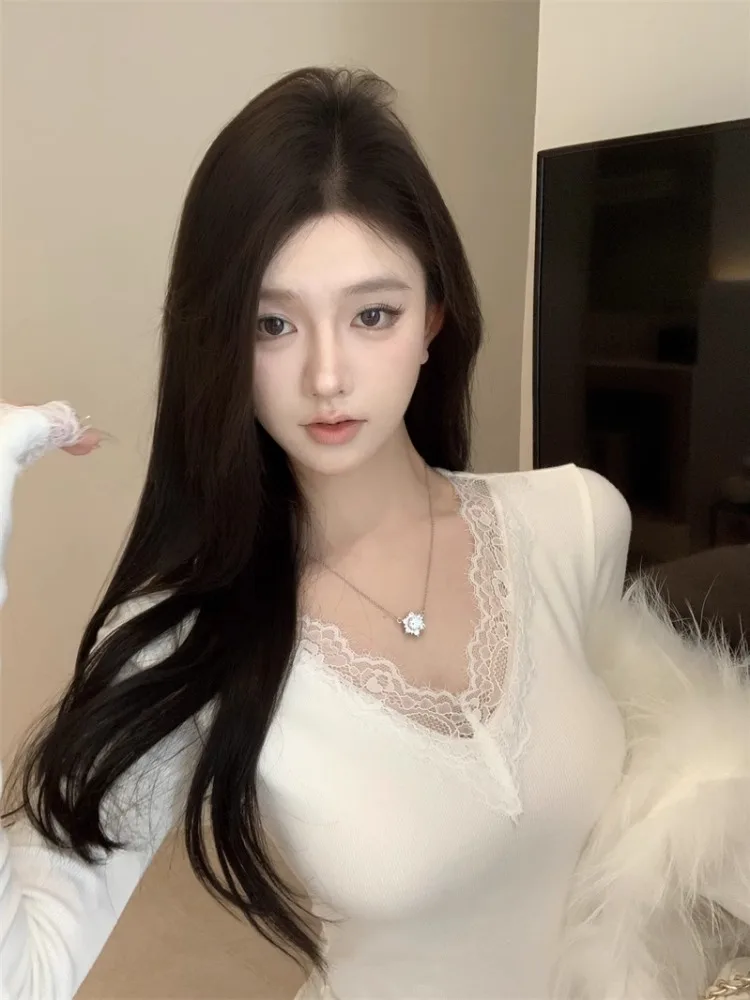 Pure Desire White Lace Splice V-Neck Long Sleeve T-Shirt Women's Autumn Winter Slim Fit Sweet Temperament Top
Pure Desire White Lace Splice V-Neck Long Sleeve T-Shirt Women's Autumn Winter Slim Fit Sweet Temperament Top