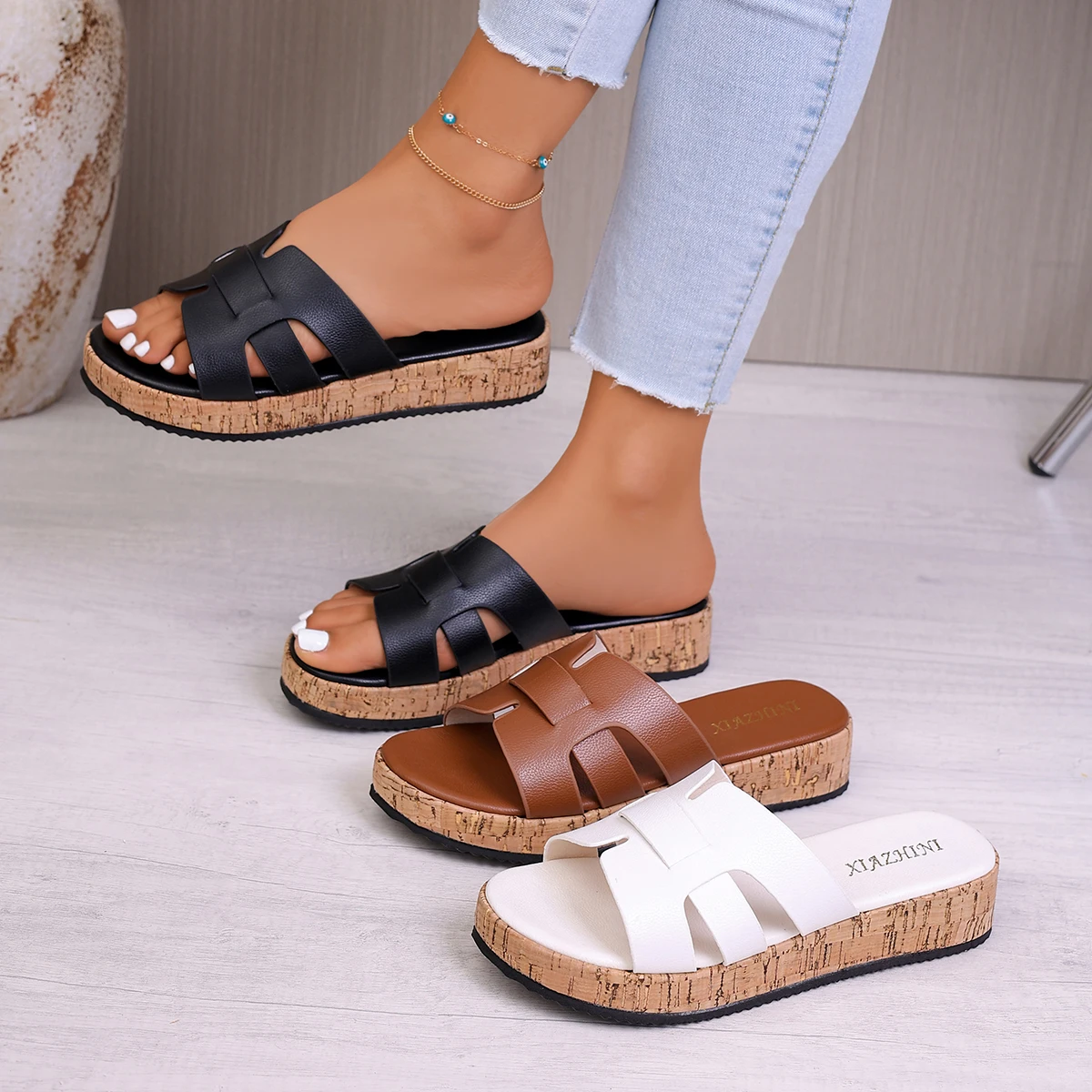 2026 New Women's Summer Thick-soled Non-slip Comfortable Open-toe Slippers Solid Color Outdoor Leisure Large Size Slippers
2026 New Women's Summer Thick-soled Non-slip Comfortable Open-toe Slippers Solid Color Outdoor Leisure Large Size Slippers