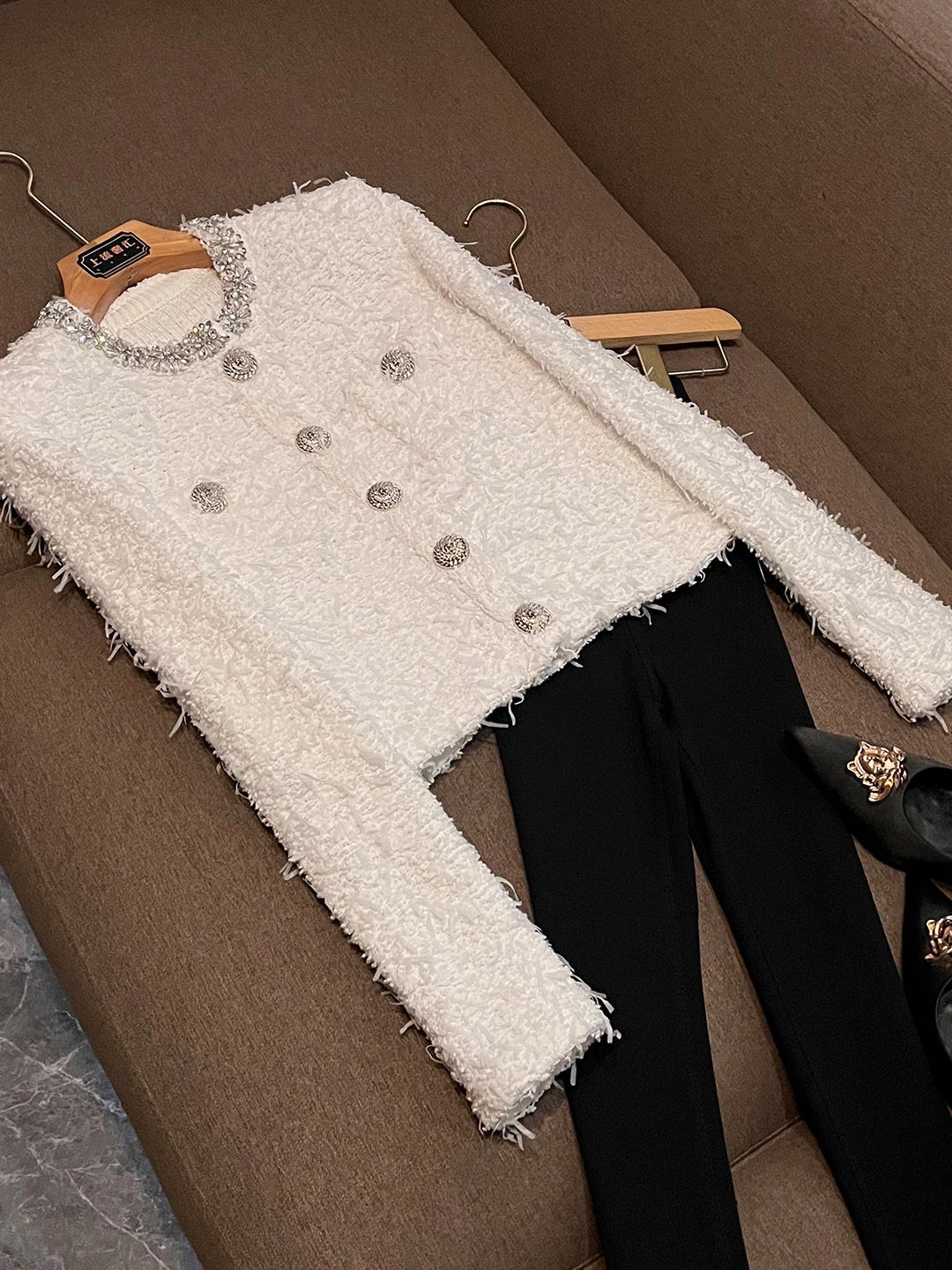 Зима 2025 г., белый круглый женский комплект Ne Small Fraance Sle Thousand Gold Wind Ele, универсальный комплект Jaet FZ28 Faion
Зима 2025 г., белый круглый женский комплект Ne Small Fraance Sle Thousand Gold Wind Ele, универсальный комплект Jaet FZ28 Faion