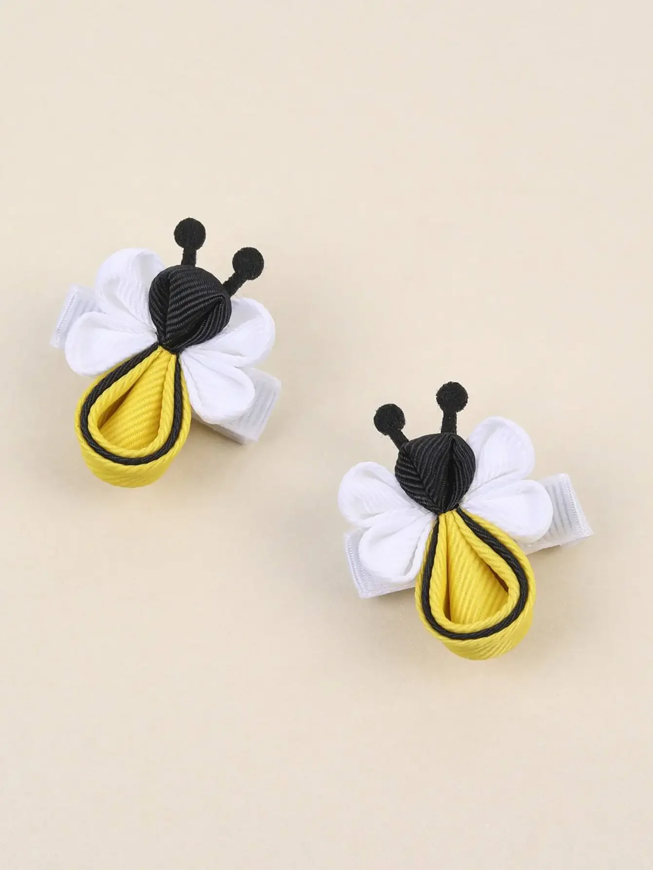 2pcs Baby Bee Shaped Hair Clips With Cute Animal Decoration, Suitable For Daily And Festival Decoration Love Valentine
2pcs Baby Bee Shaped Hair Clips With Cute Animal Decoration, Suitable For Daily And Festival Decoration Love Valentine