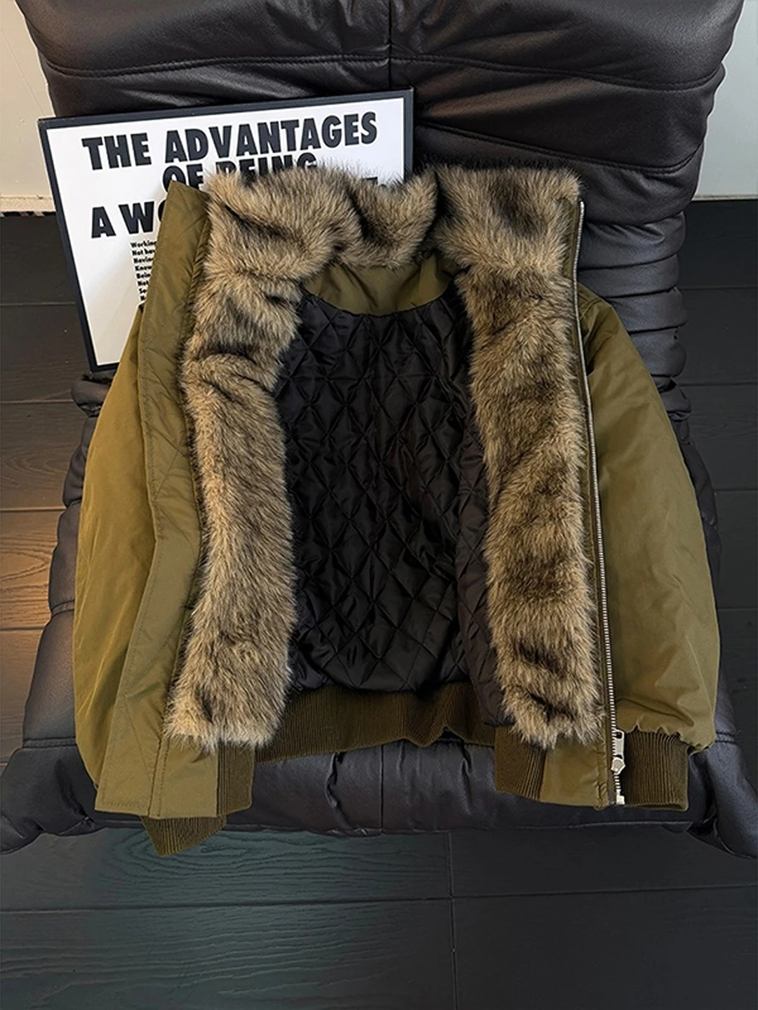 Thickened Cotton Jacket Men's Winter Coat Fur Collar Pilot Jacket American Retro Style Military Green Color Casual Wear
Thickened Cotton Jacket Men's Winter Coat Fur Collar Pilot Jacket American Retro Style Military Green Color Casual Wear