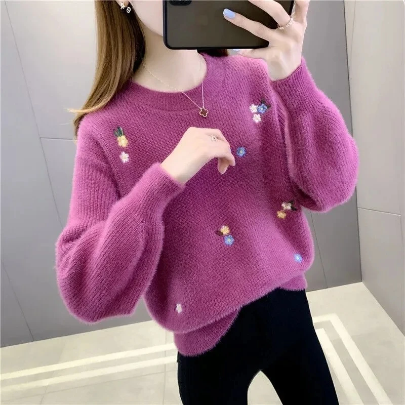 Women Sweater Pullover Autumn Winter 2025New Embroidered Short Imitation Mink Velvet Knitted Sweater Jumper Female Casual Tops
Women Sweater Pullover Autumn Winter 2025New Embroidered Short Imitation Mink Velvet Knitted Sweater Jumper Female Casual Tops