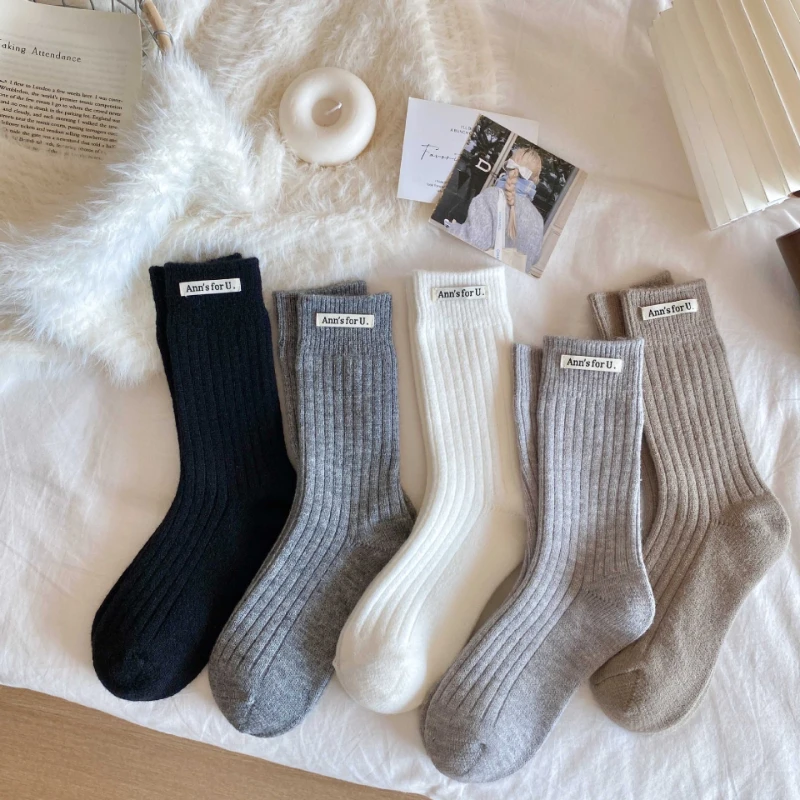 1/5 Women's Winter Thick Cashmere Solid Color Warm Women's Socks Simple Comfortable Sweat Absorbing Casual Middle Tube Socks
1/5 Women's Winter Thick Cashmere Solid Color Warm Women's Socks Simple Comfortable Sweat Absorbing Casual Middle Tube Socks