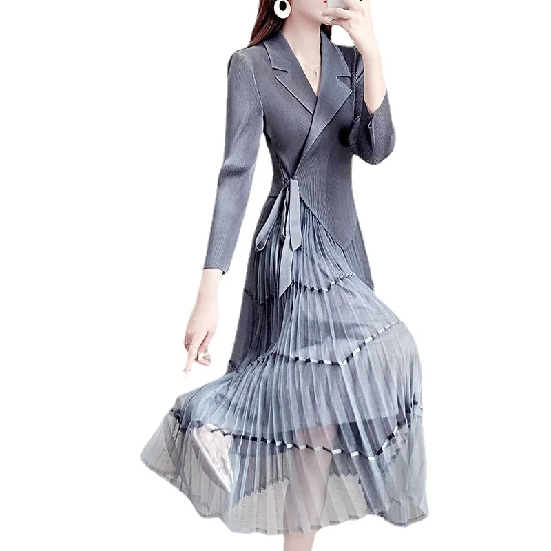 women's Professional skirt Xiaoxiangfeng heavy industry pleated mesh dress temperament dignified atmosphere
women's Professional skirt Xiaoxiangfeng heavy industry pleated mesh dress temperament dignified atmosphere