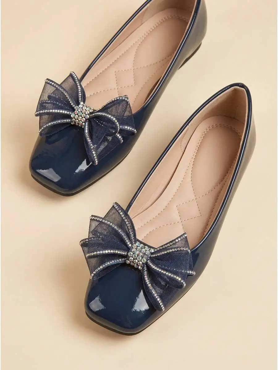 Blue Square Toe Flats With Rhinestone Bow Decoration Glossy Finish
Blue Square Toe Flats With Rhinestone Bow Decoration Glossy Finish