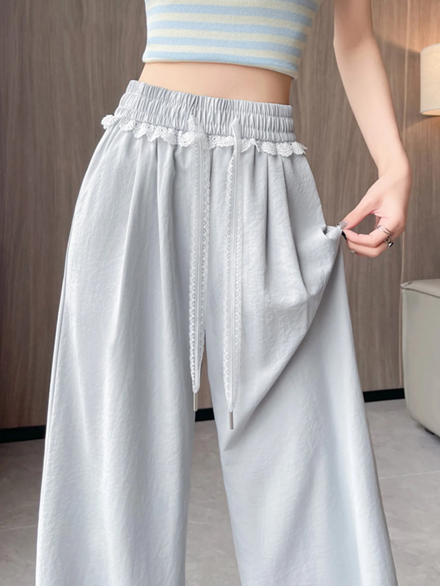 Blue Lace Trim Ice Silk Wide Leg Pants Women Summer Thin New Lazy Straight Casual Yamamoto Pants High Waist Elastic Comfortable
Blue Lace Trim Ice Silk Wide Leg Pants Women Summer Thin New Lazy Straight Casual Yamamoto Pants High Waist Elastic Comfortable