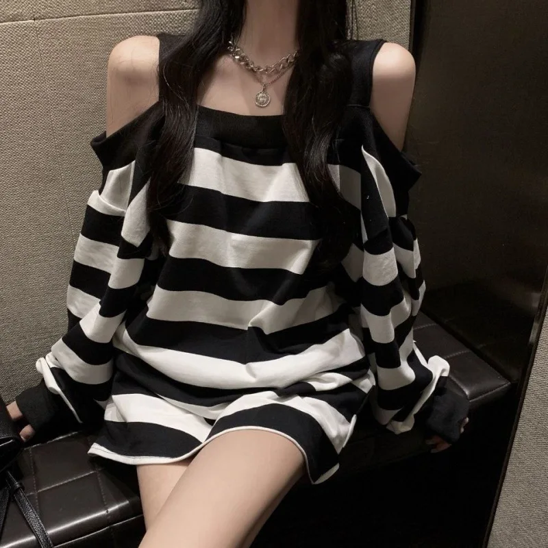 Harajuku Striped Sweatshirts Women Vintage Goth Oversized Hoodies Loose Casual Off Shoulder Pullover Tops Korean Kpop Clothes
Harajuku Striped Sweatshirts Women Vintage Goth Oversized Hoodies Loose Casual Off Shoulder Pullover Tops Korean Kpop Clothes
