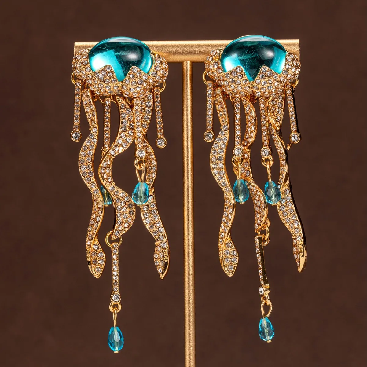 Medieval Vintage Jellyfish Shape Rhinestone Paved Tassel Earrings Palace Style Light Luxury Heavy Industry Temperament Earrings
Medieval Vintage Jellyfish Shape Rhinestone Paved Tassel Earrings Palace Style Light Luxury Heavy Industry Temperament Earrings
