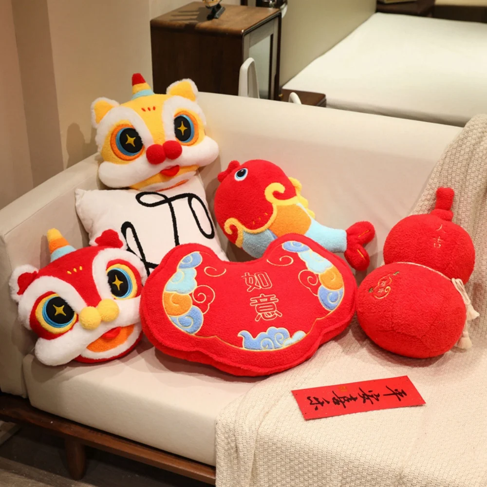 Китайская традиционная серия талисманов благословения, плюшевая игрушка, мультяшная рыба кои, лев, танцевальная кукла, креативный китайский подарок на Новый год
Китайская традиционная серия талисманов благословения, плюшевая игрушка, мультяшная рыба кои, лев, танцевальная кукла, креативный китайский подарок на Новый год