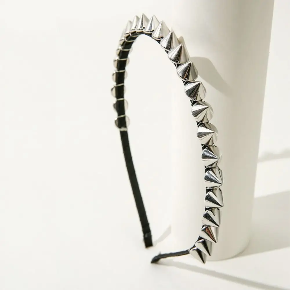 Edgy Hair Band Silver Stud Rivet Headband Metal Punk Style Rivet Spike Headband Gothic Fashion Headband for Women Men
Edgy Hair Band Silver Stud Rivet Headband Metal Punk Style Rivet Spike Headband Gothic Fashion Headband for Women Men