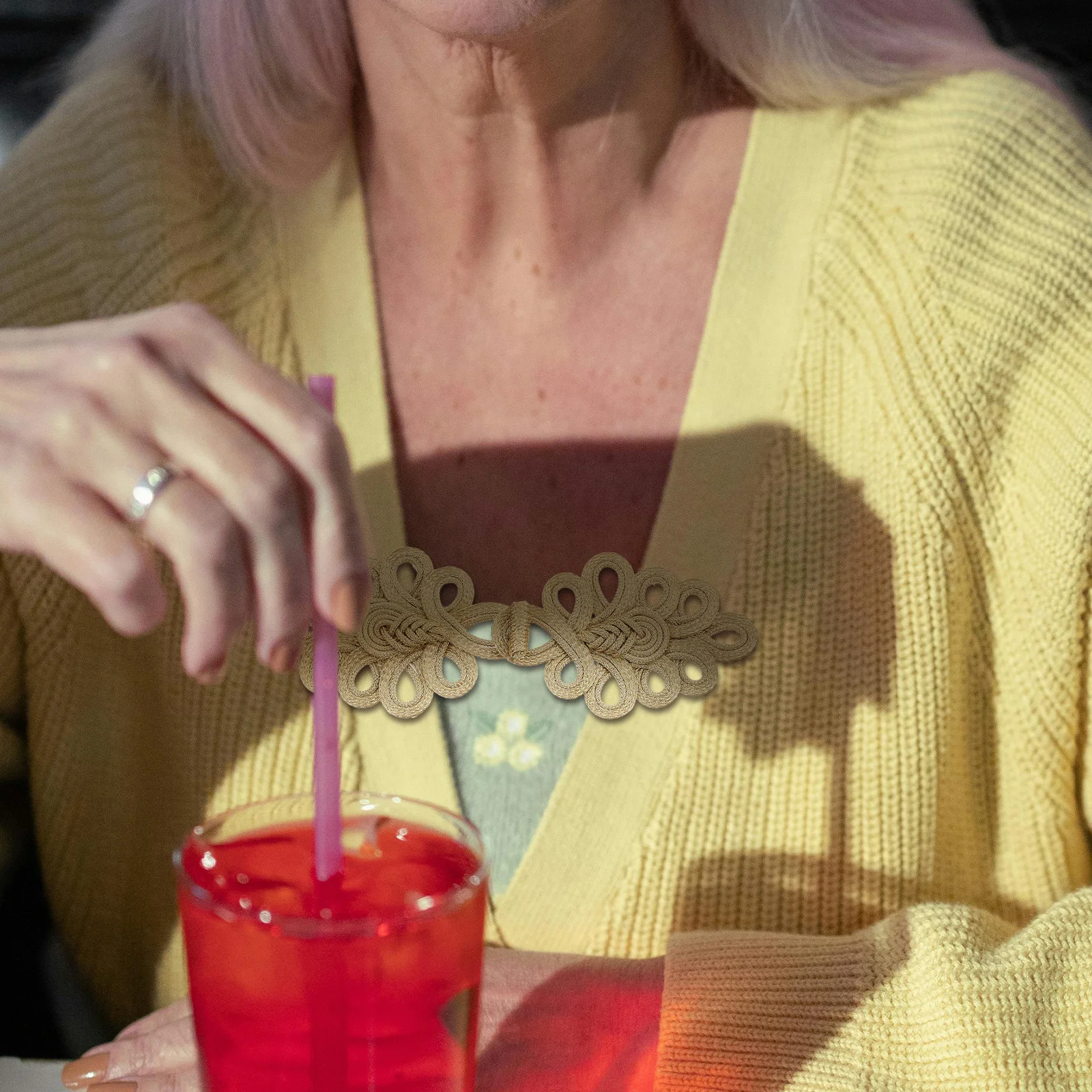 2Pcs Gold Thread Chinese Knots Frog Buttons Exquisite Traditional Artistry for Coats Suits Cheongsams Luxurious Vintage
2Pcs Gold Thread Chinese Knots Frog Buttons Exquisite Traditional Artistry for Coats Suits Cheongsams Luxurious Vintage