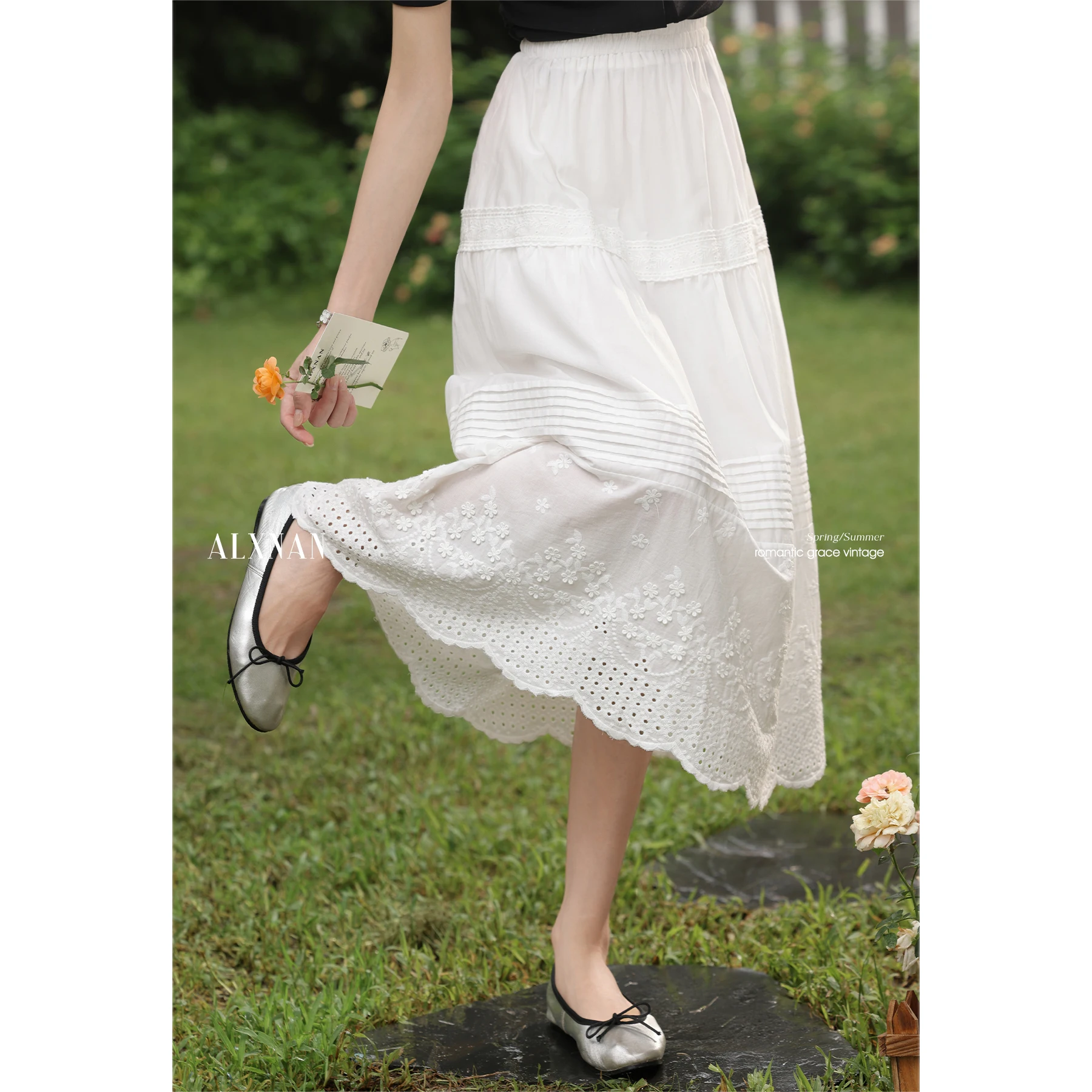 ALXNAN Women's White Long Skirt Elegant Loose-fit Casual Cotton 100% Midi Skirt 2025 Summer Hollow Lace Female Clothing L558107
ALXNAN Women's White Long Skirt Elegant Loose-fit Casual Cotton 100% Midi Skirt 2025 Summer Hollow Lace Female Clothing L558107