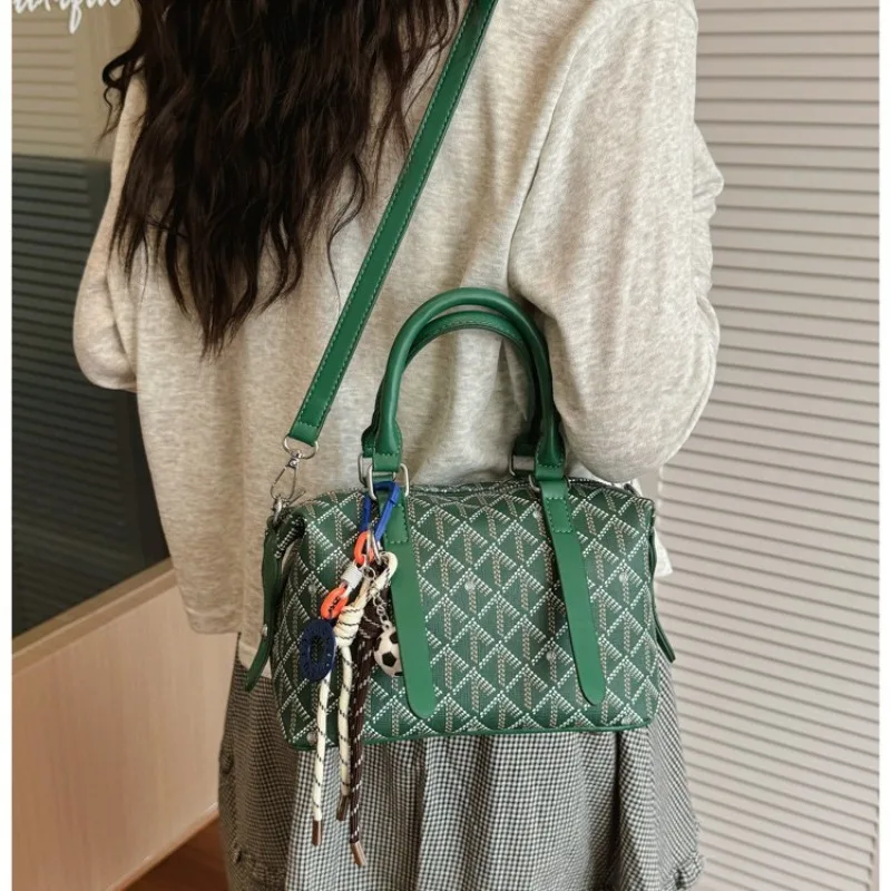New 2026 Women's Large Capacity Vintage Crossbody Bag – Premium Leather Commute Tote Purse, Fashion Casual Versatile Daily Use Handbag
New 2026 Women's Large Capacity Vintage Crossbody Bag – Premium Leather Commute Tote Purse, Fashion Casual Versatile Daily Use Handbag