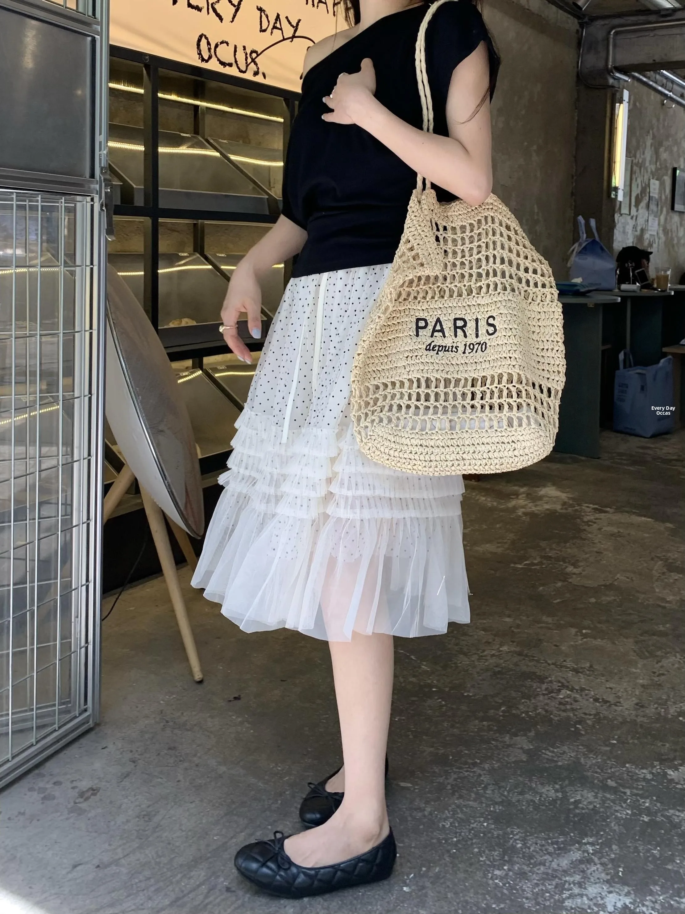 Summer 2026 New High Waist Polka Dot Net Skirt Women's Cake Style Half Body Skirt Gentle Sweet Personality Puffy Midi Skirt
Summer 2026 New High Waist Polka Dot Net Skirt Women's Cake Style Half Body Skirt Gentle Sweet Personality Puffy Midi Skirt