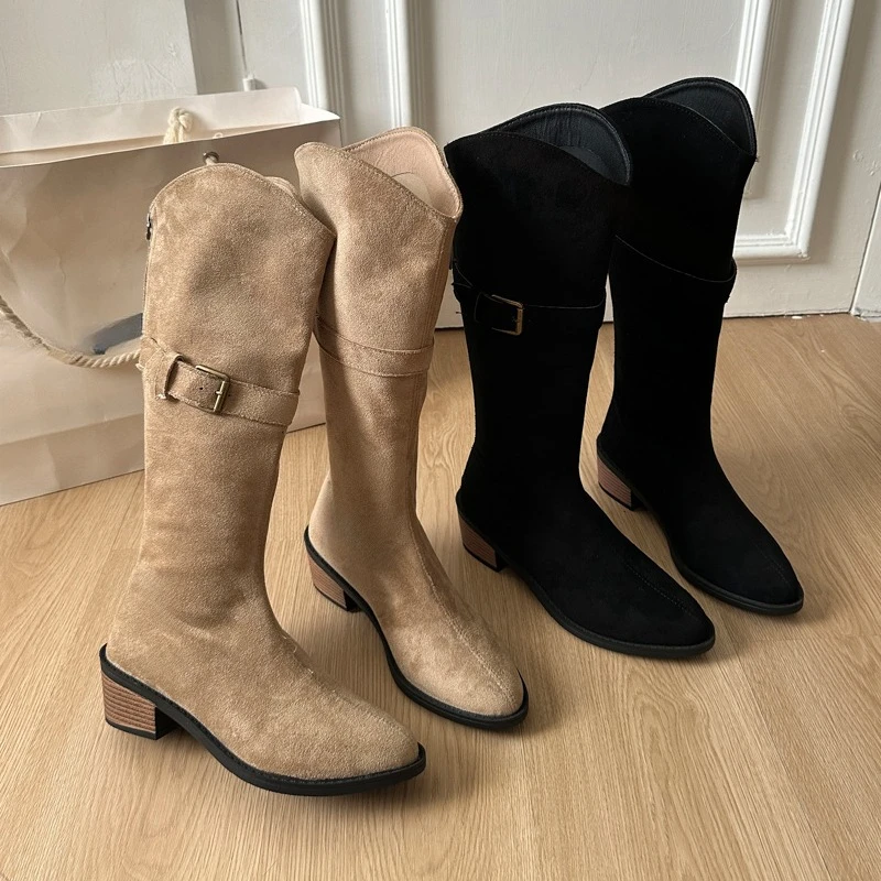 Замшевые высокие сапоги с круглым носком, модные туфли на каблуке с рукавами и пряжкой на ремне, на мягкой подошве, нескользящие износостойкие туфли на блочном каблуке
Замшевые высокие сапоги с круглым носком, модные туфли на каблуке с рукавами и пряжкой на ремне, на мягкой подошве, нескользящие износостойкие туфли на блочном каблуке