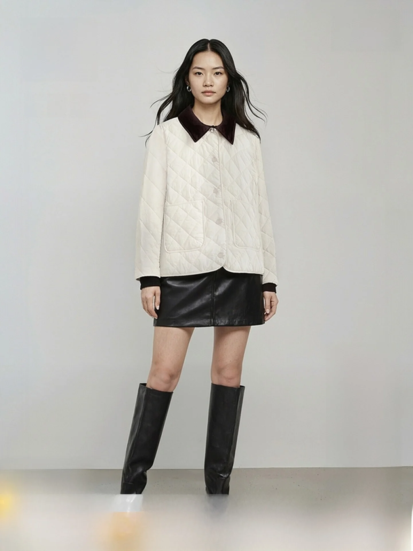 Женская легкая куртка H&M с контрастными вставками, хлопковая, с вельветовым воротником в ромбик, свободного кроя, удлиненная, в милом стиле
Женская легкая куртка H&M с контрастными вставками, хлопковая, с вельветовым воротником в ромбик, свободного кроя, удлиненная, в милом стиле