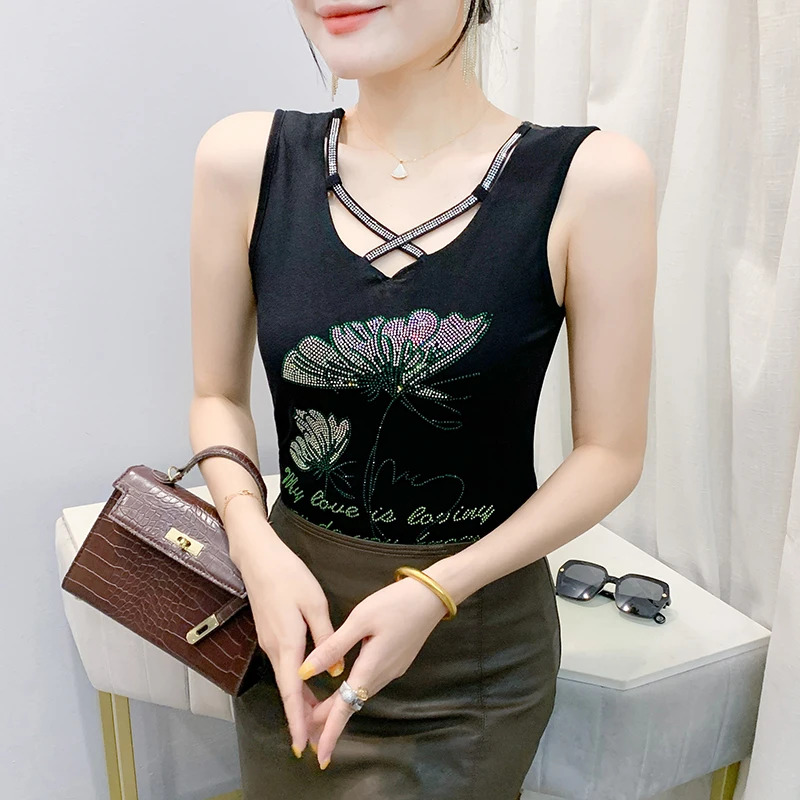 Black,Summer,Korean,Style,T-Shirt,Fashion,Sexy,V-Neck,Cross,Shiny,Diamonds,Women,Tops,Sleeveless,Slim,Drilling,Tees,New,552702
Black,Summer,Korean,Style,T-Shirt,Fashion,Sexy,V-Neck,Cross,Shiny,Diamonds,Women,Tops,Sleeveless,Slim,Drilling,Tees,New,552702
