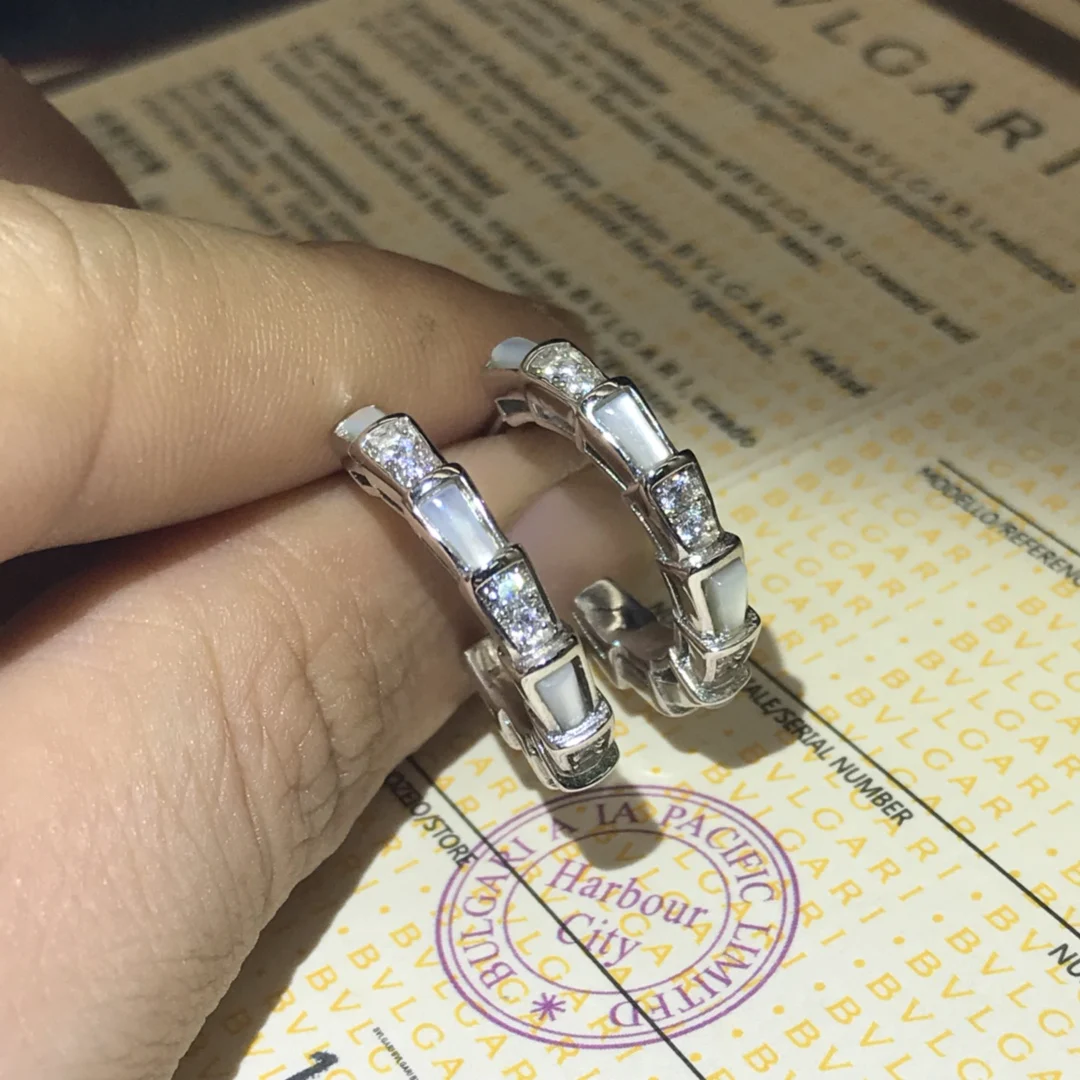 Серьги из змеиной кости, серьги с белыми ракушками, круглые серьги из чистого серебра с бриллиантами, персонализированные и роскошные серьги
Серьги из змеиной кости, серьги с белыми ракушками, круглые серьги из чистого серебра с бриллиантами, персонализированные и роскошные серьги