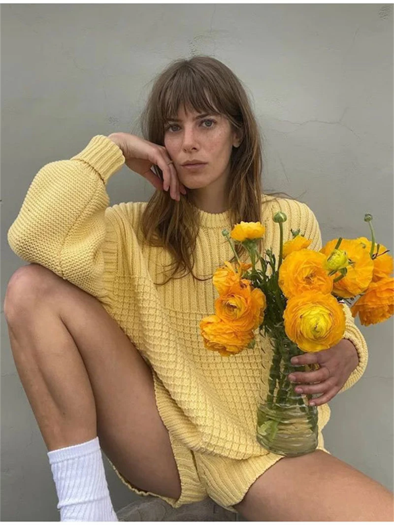 Fashion 2 Piece Sets Women Outfit Fall Clothes 2024 Women Solid Pullover Sweater Top Shorts Sets Street Sweater Suits Woman Sets
Fashion 2 Piece Sets Women Outfit Fall Clothes 2024 Women Solid Pullover Sweater Top Shorts Sets Street Sweater Suits Woman Sets